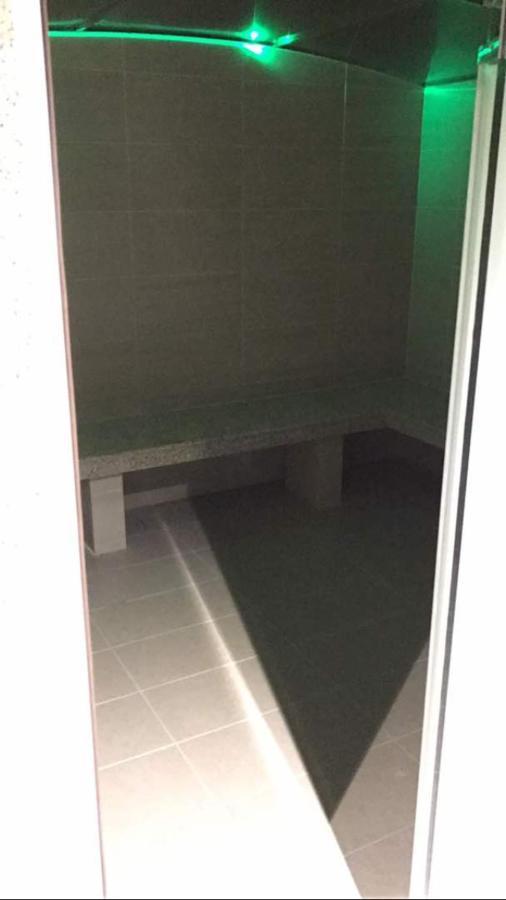 B.Suites 21 Kota Kinabalu Exteriör bild