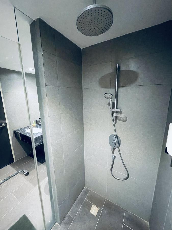 B.Suites 21 Kota Kinabalu Exteriör bild